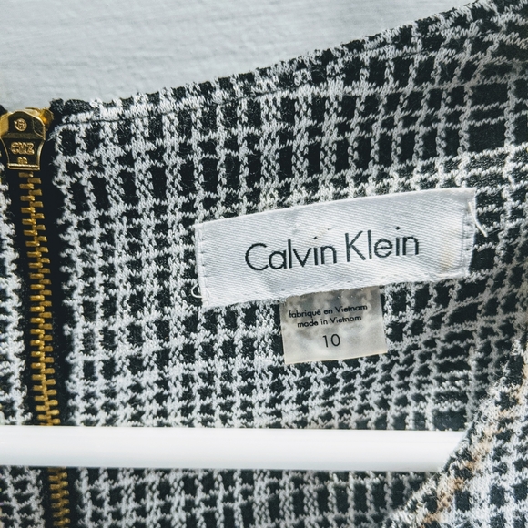 Calvin Klein Tweed dress with short sleeves - Picture 4 of 5